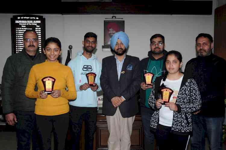 Khalsa College students clear CA exam