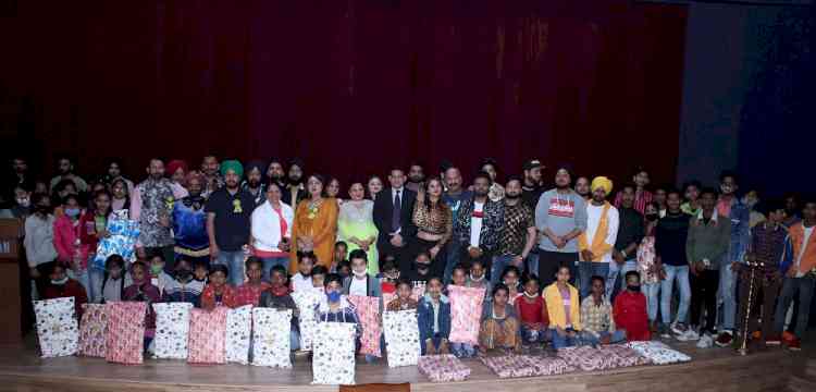 Magic World programme held for slum children by Pinky Soch Badlo Trust