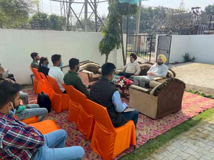 Interactive session held with newly appointed JEs posted in Khanna circle, at Mandi Gobindgarh