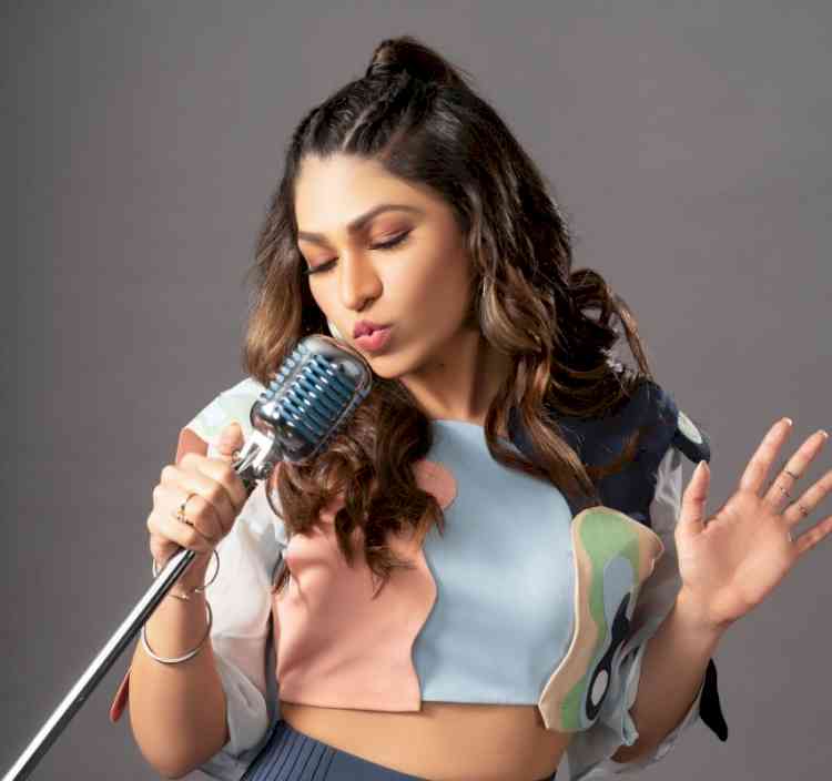 Trace musical journey of Palak Mucchal as she chats with Tulsi Kumar for her show Indie Hain Hum: Season 2