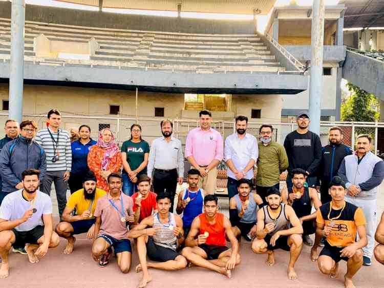 Sukhwinder Singh Bindra honours sportspersons at Guru Nanak Stadium today