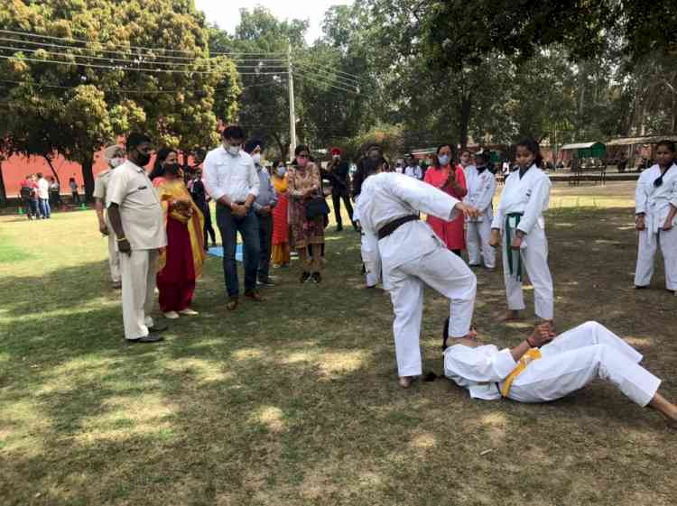 Mission Tandarust Punjab: Sukhwinder Singh Bindra kick-starts fitness program in government college for girls