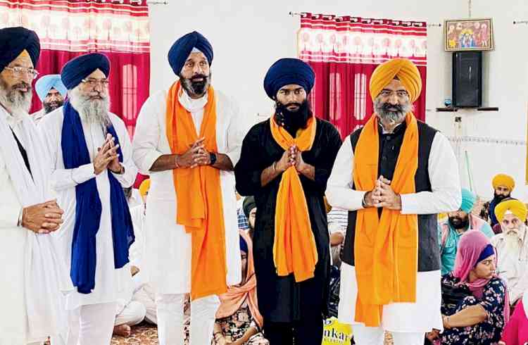 SAD felicitates Sikh youth Ranjit Singh