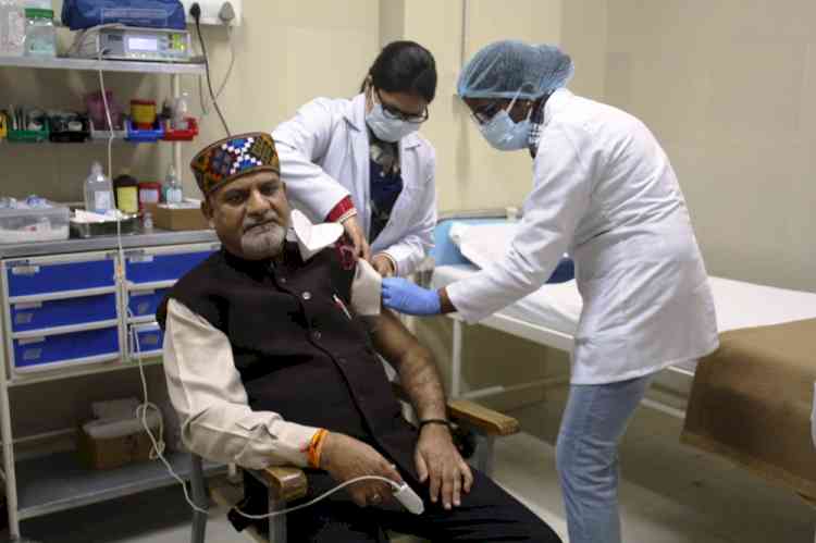 PU VC gets Covid Vaccine