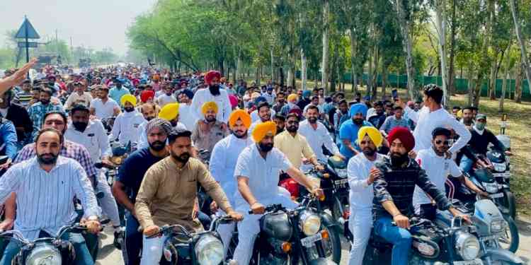 SAD holds massive motor-cycle rally to Hussainiwala