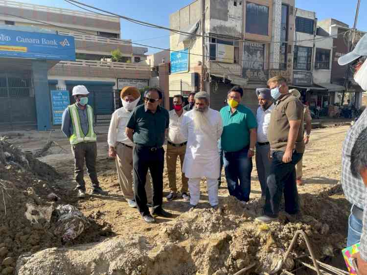 Bharat Bhushan Ashu inspects ongoing work on Pakhowal Road RoB and RuB Project and Smart Malhar Road