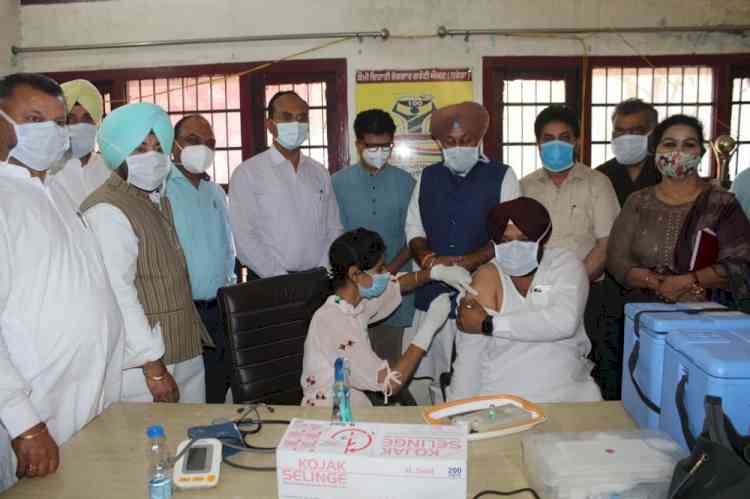 DC launches mega vaccination drive in rural belt of Ludhiana, dedicates five camps