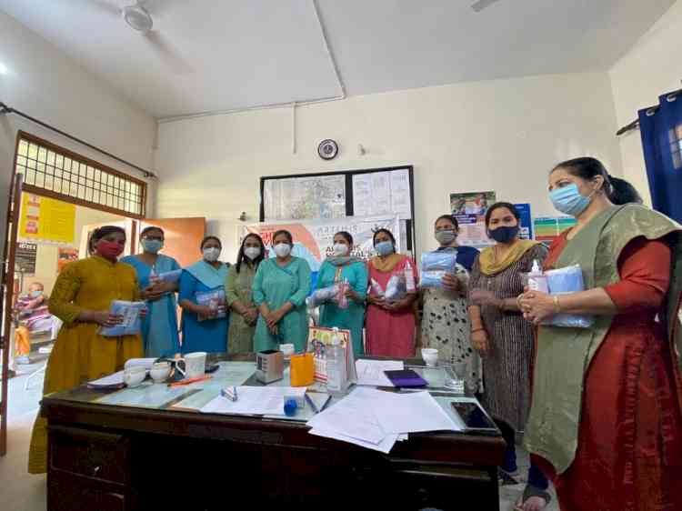 Artemis Hospitals distributes mask and sanitizer amongst frontline workers