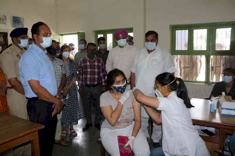 Vaccination for those aged 18-44 with co-morbidities and families of healthcare workers starts in District Ludhiana today