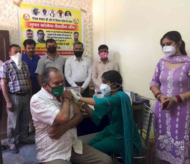 Mohd Gulab inaugurates Covid19 vaccination camp at Giaspura