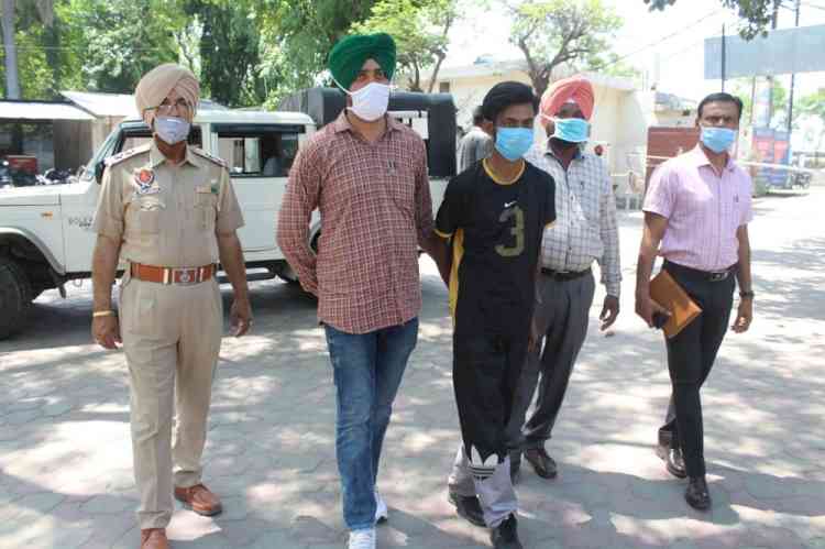 Khanna police nab gang of suppliers of illegal weapons 