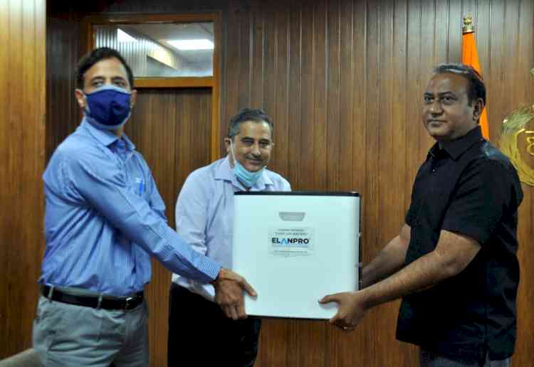 Elanpro extends its support to Gurugram Police Departments by offering oxygen concentrators and sanitizer dispenser