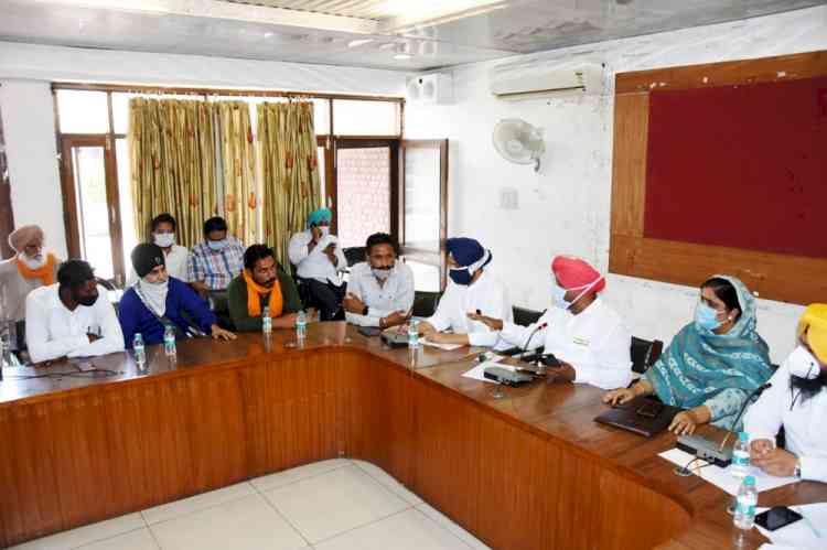 Vidhan Sabha’s Committee of Atrocities on Farmers meet victims 