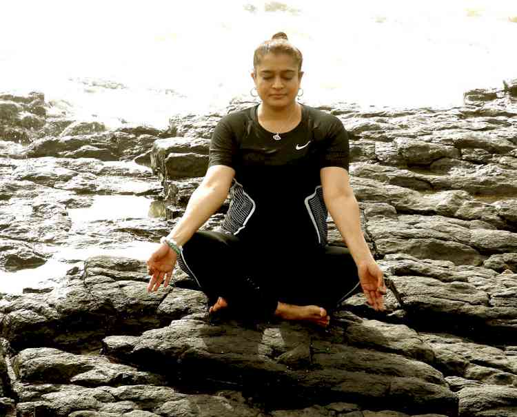 Ekta Jain celebrated International Yoga Day at Bandra Bandstand and Upvan Lake, Thane
