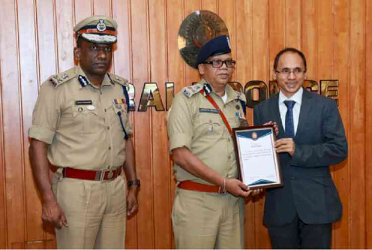Kerala Police felicitates Walkaroo International Pvt Ltd