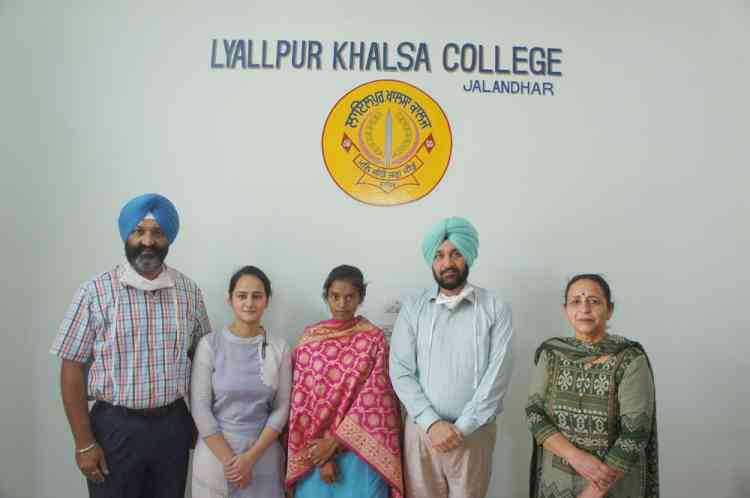 Ritika Sharma of Lyallpur Khalsa College stands 3rd in MA Economics Sem-I 