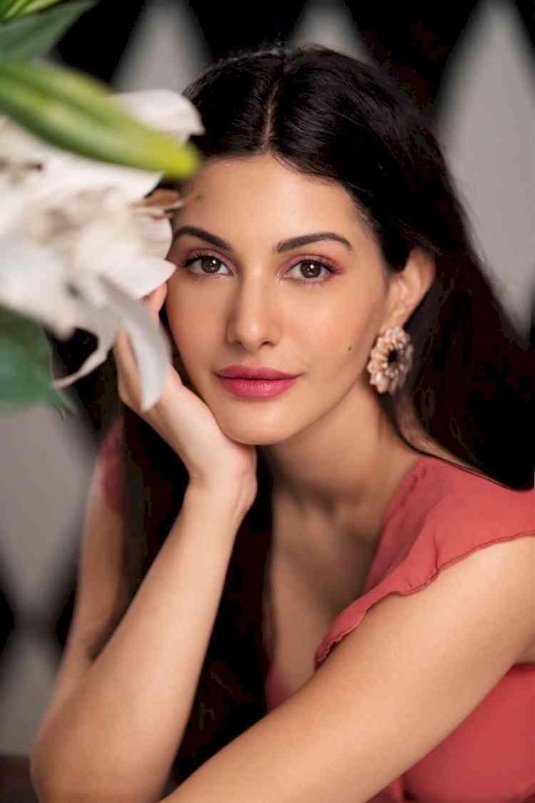 Amyra Dastur is on a brand signing spree with the latest being Secret Tempation talc!