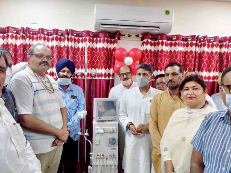 MP Tewari inaugurates dialysis machine at Civil Hospital, Garhshankar