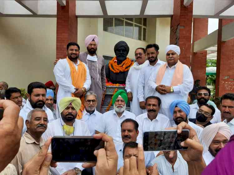 Rana Sodhi unveils statue of Shaheed Udham Singh in Guruharsahai