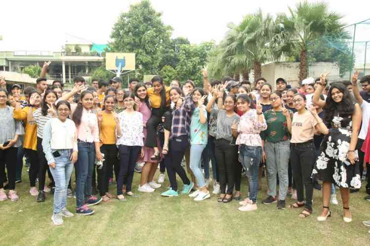 Mehak Gupta of Innocent Hearts topped in city with 99.6 per cent in Class X CBSE Board Result