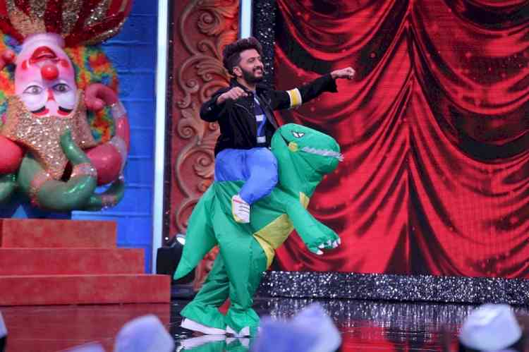 Riteish Deshmukh tries one of his toughest acts on TV