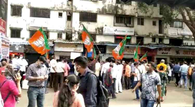 Mumbai BJP launches 'rail-bharo' agitation, seeks train travel for all