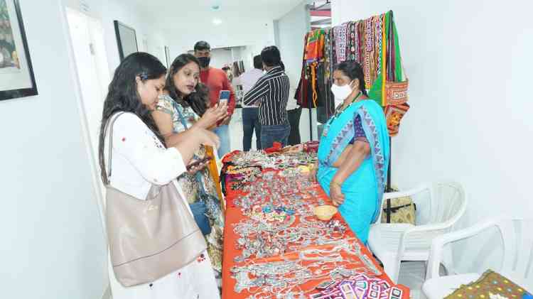 Weave India, an initiative to support weavers and promote Handlooms kicked off