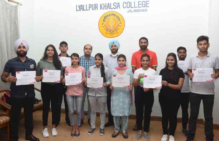 Volunteers awarded certificates by UNICEF India as Young Warriors