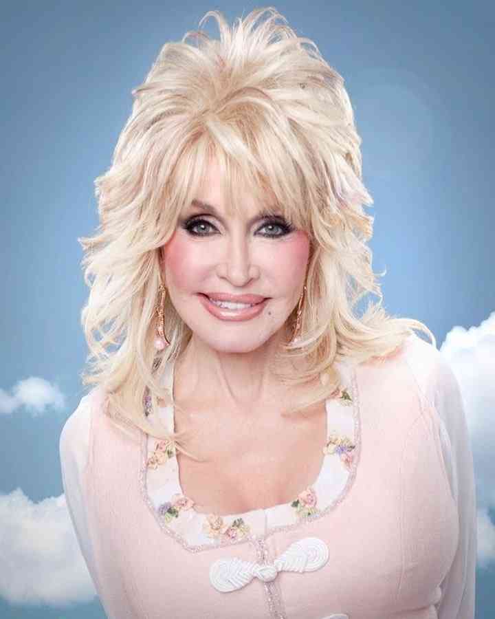 Dolly Parton to publish her first novel next year