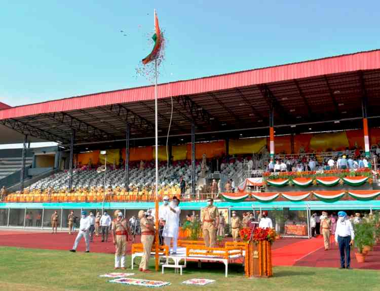 Ashu Hoists Tricolour in Ludhiana on 75th Independence Day