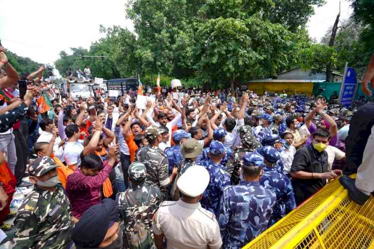 BJP holds protest near Pak High Commission against vandalisation of Ranjit Singh's statue