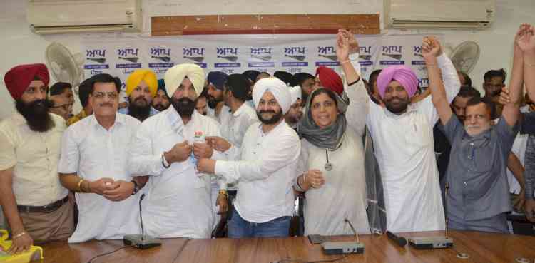 Another blow to Congress in Ludhiana, former state secretary Kulwant Singh Sidhu joins AAP