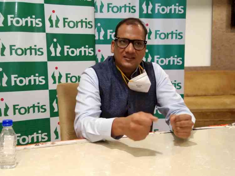 Doctors at Fortis Mohali perform two-stage total hip replacement surgery on 59-year-old man