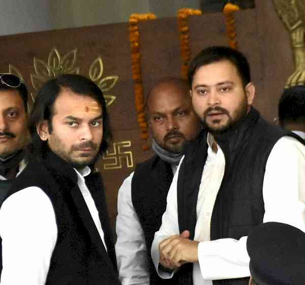 Fresh row between Tej Pratap-Tejashwi over removal of youth wing leader