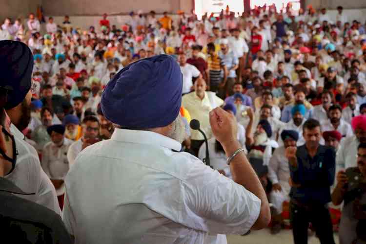 Congress Govt patronising gangsters: Sukhbir Badal