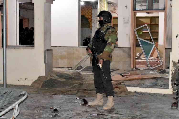 3 killed, over 30 injured in Pak explosion