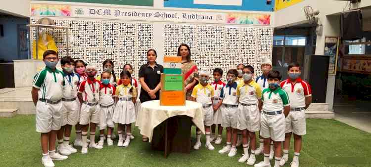 Students of DCM Presidency School made rakhis for soldiers