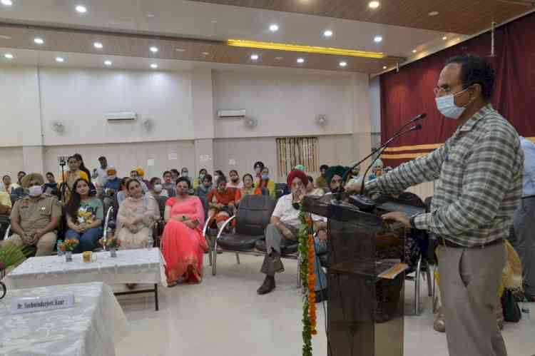 GGN Khalsa College organises seminar on books penned by city teenagers