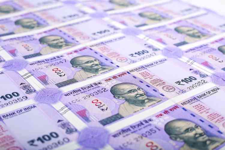 Dollar Run: Strong greenback to pound Indian rupee (IANS Currency Forecast)