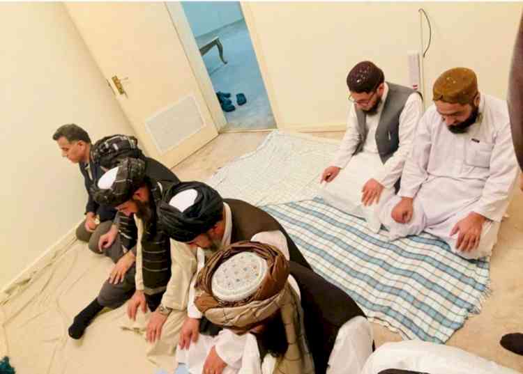 Visuals emerge of ISI chief praying with Taliban