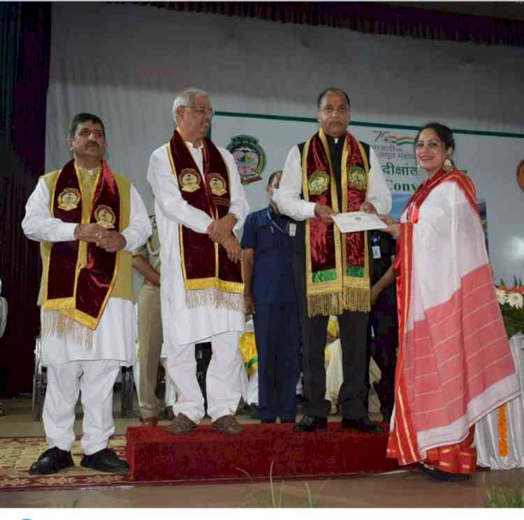 Himachal Governor awarded degrees to 21 students 