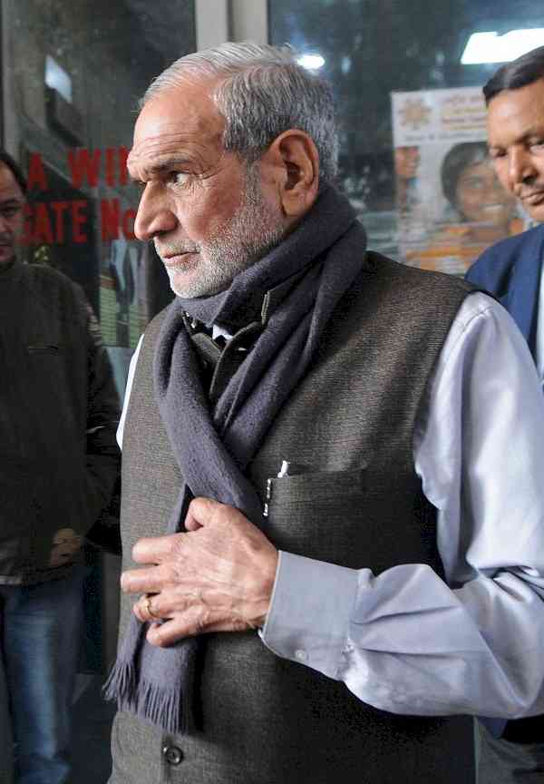 Anti-Sikh riots case: SC asks CBI to verify Sajjan Kumar's medical condition