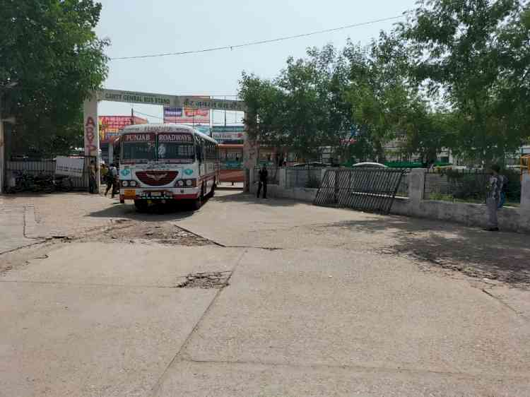 Roadways Contractual Workers on indefinite strike, passengers suffer 