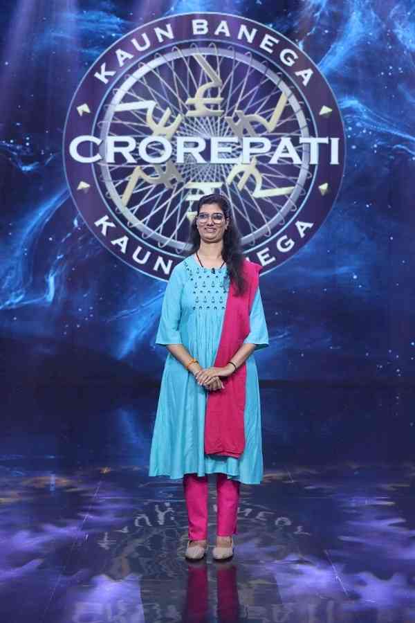 First 'KBC13' crorepati is visually impaired Himani Bundela