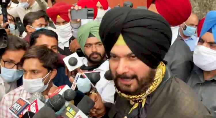 Sidhu's adviser resigns; Punjab Cong prez says he can't be dummy chief