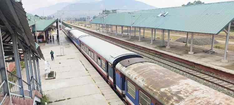 Man has miraculous escape after falling under train at Bihar station
