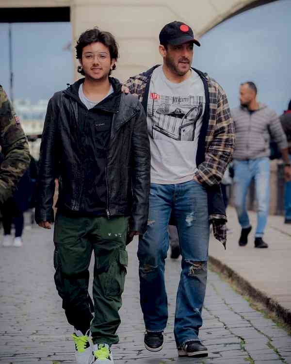 Salman shares pic with 'bhatija' Nirvan from 'Tiger 3' set