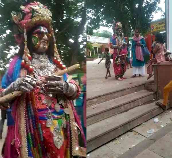 Visitor dressed as Sri Krishna denied entry in Taj Mahal