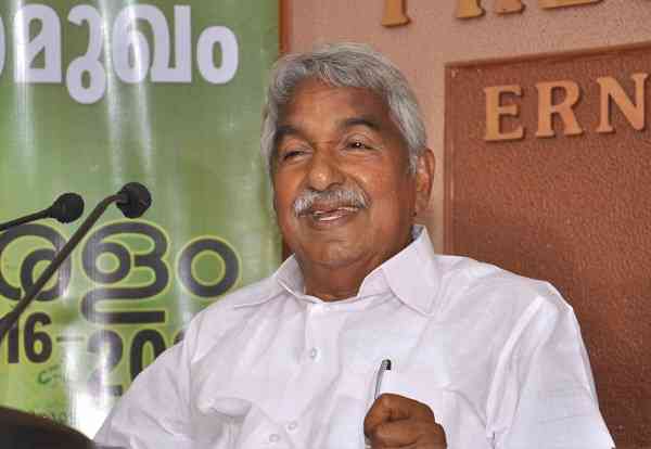 Kerala: Cong chief lashes out at Chandy over DCC heads list