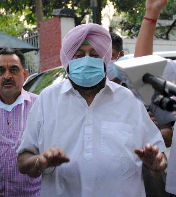 Amarinder slams Khattar for defending assault on farmers
